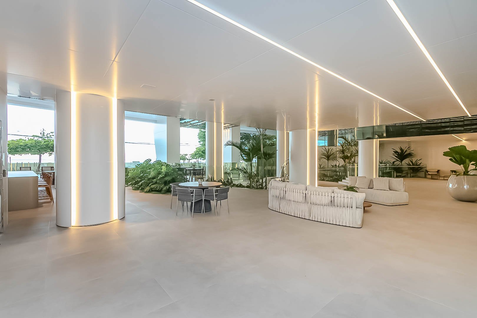 Apartamento Frente Mar no Edifício One Tower à venda no centro de Balneário Camboriú — foto 38
