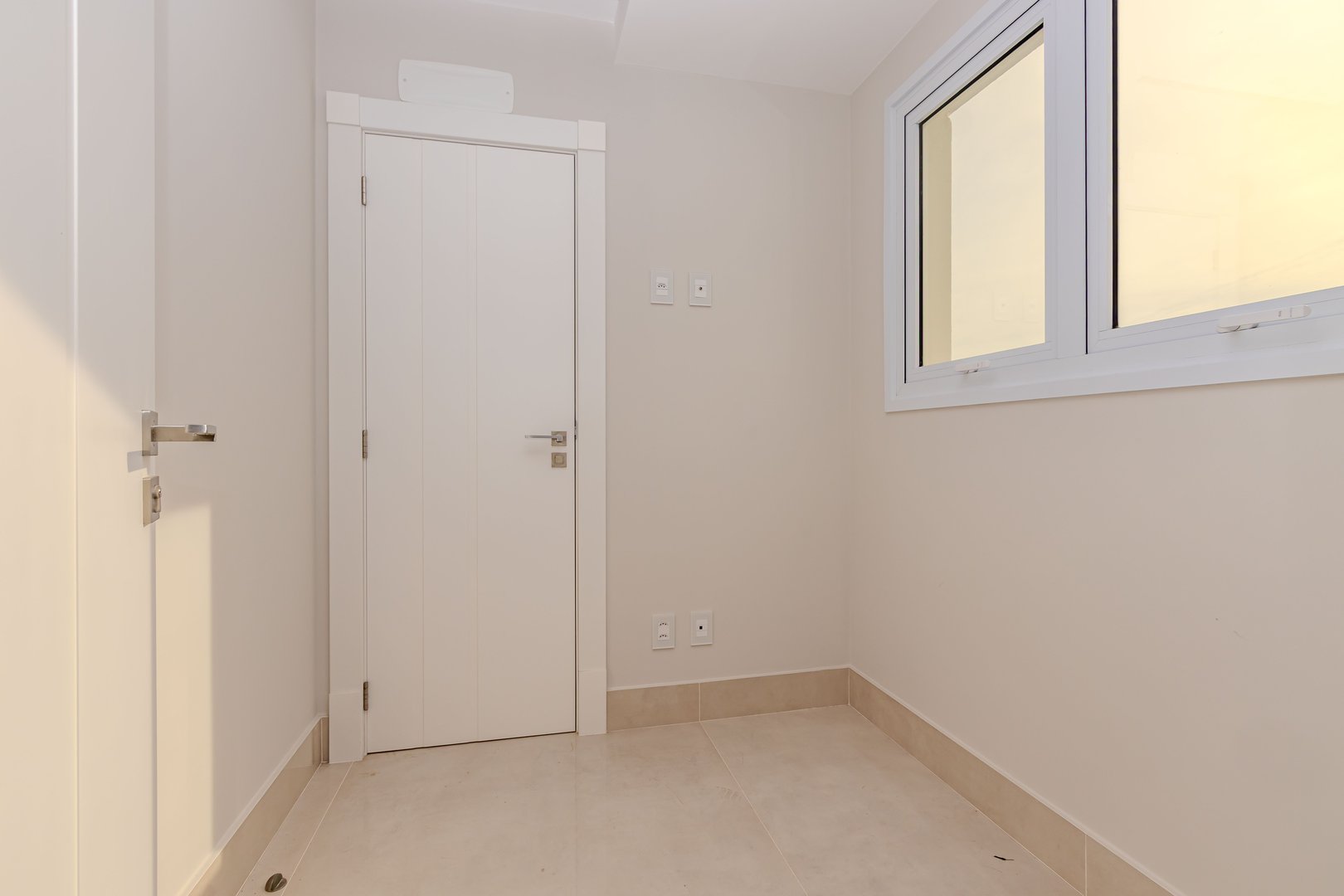 Apartamento frente mar no Edifício One Tower à venda no centro de Balneário Camboriú — foto 40