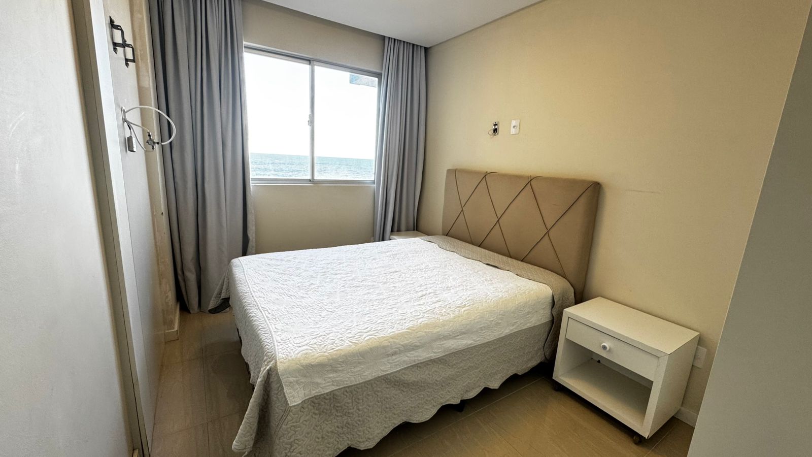 Apartamento Frente Mar no Edifício Saint Tropez à venda na Barra Sul em Balneário Camboriú — foto 6