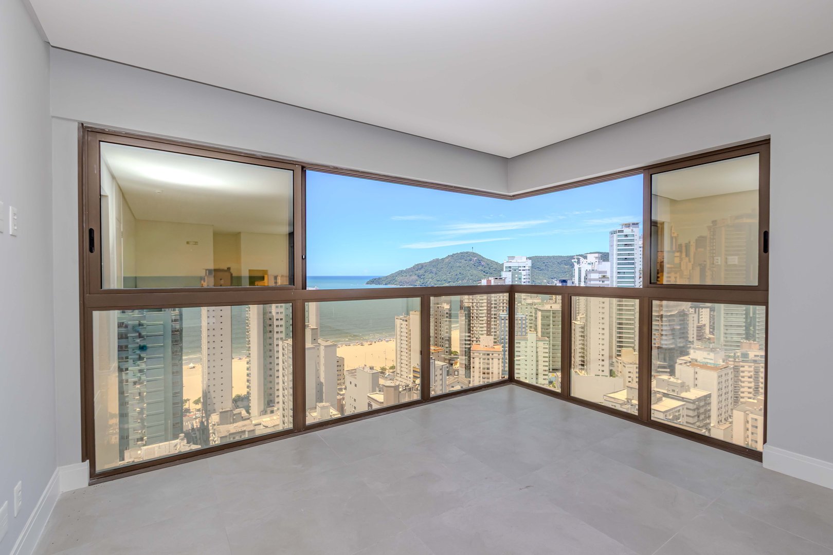Apartamento no Edifício Palazzo Del Sole à venda no Centro de Balneário Camboriú — foto 3
