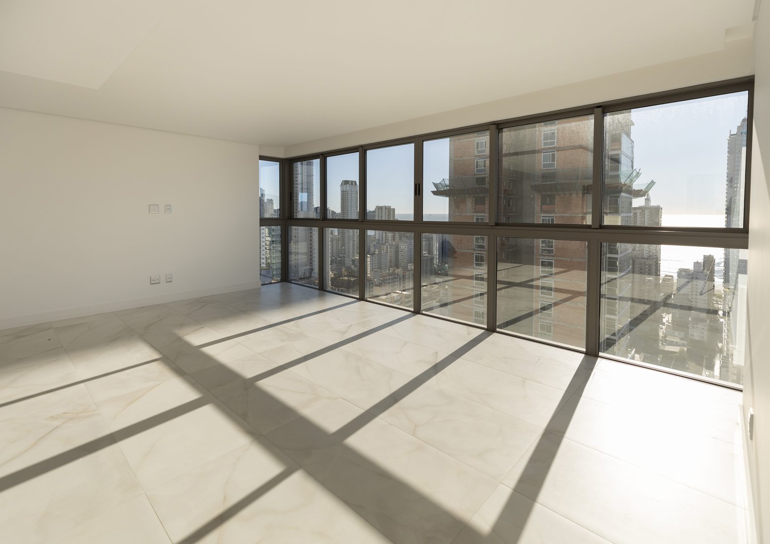 Apartamento Vista Mar no Edifício Ocean Breeze Residence à venda no centro de Balneário Camboriú — foto 3