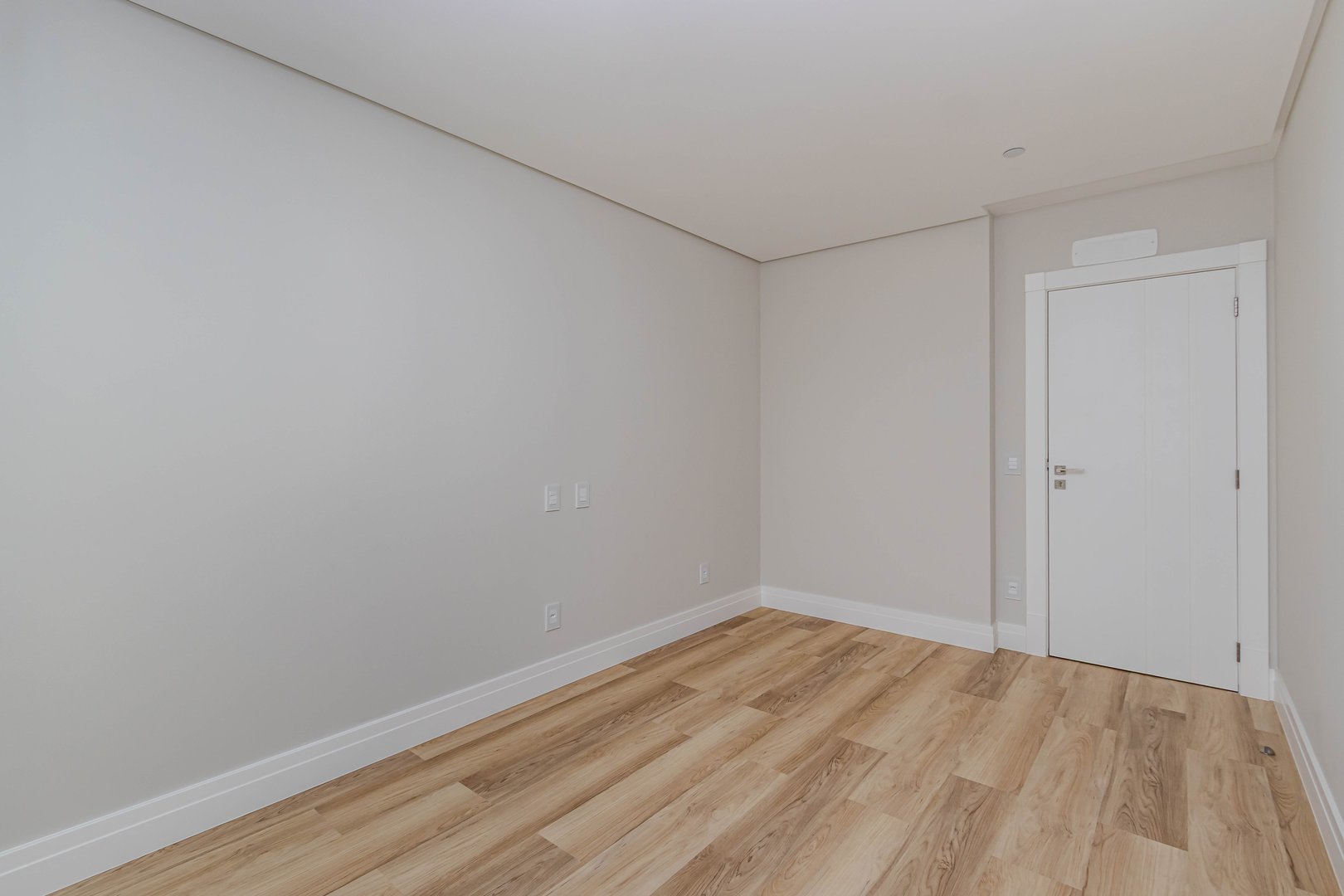 Apartamento frente mar no Edifício One Tower à venda no centro de Balneário Camboriú — foto 25