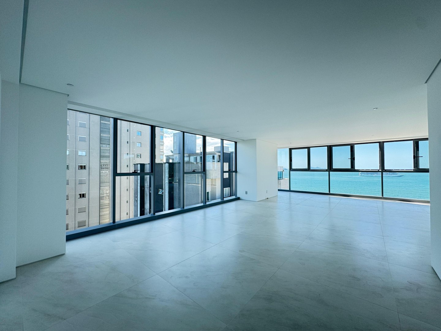 Apartamento Frente Mar no Edifício Copenhagen à venda na Barra Sul de Balneário Camboriú — foto 3