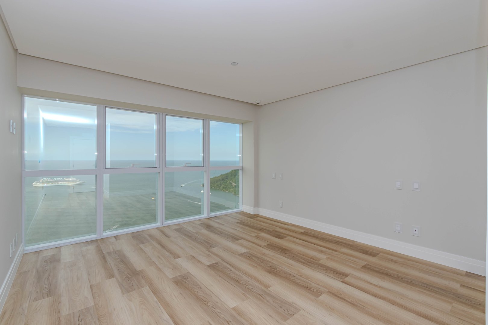 Apartamento Frente Mar no Edifício One Tower à venda no centro de Balneário Camboriú — foto 19