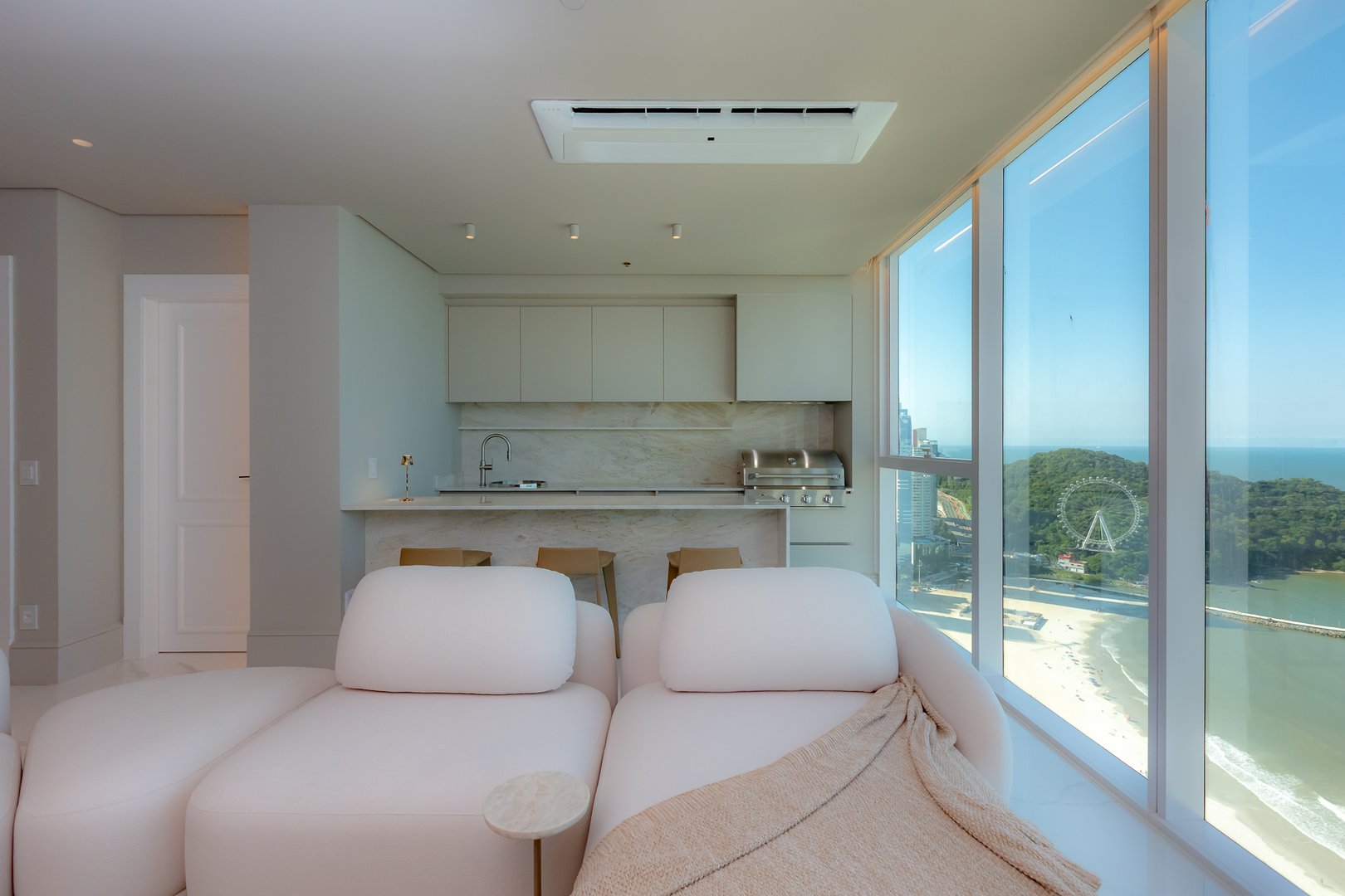 Apartamento Frente Mar no Edifício Boreal Tower à venda no centro de Balneário Camboriú — foto 3