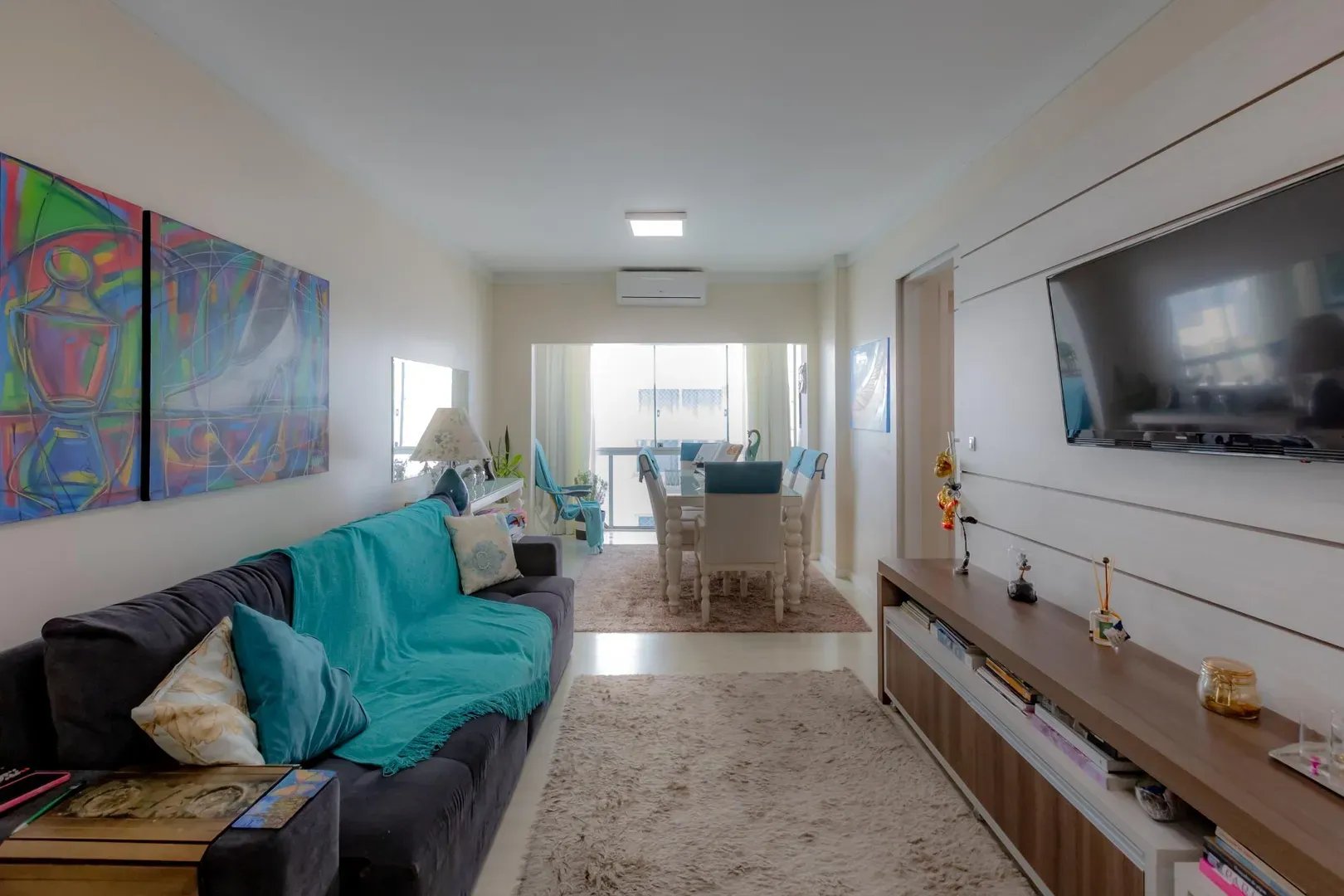Apartamento Quadra Mar no Edifício Guarapari à venda no centro de Balneário Camboriú