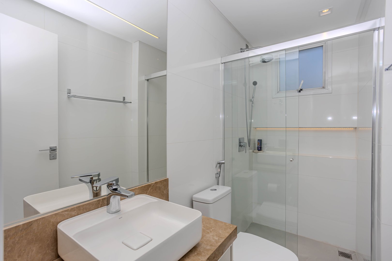 Apartamento Mobiliado no Edifício Maria Valentina à venda no centro de Balneário Camboriú — foto 15