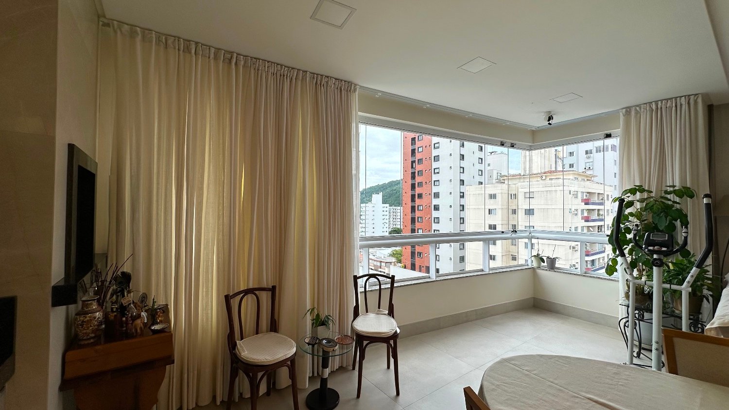 Apartamento na Edifício Farol Ilha da Paz à venda no centro de Balneário Camboriú — foto 4