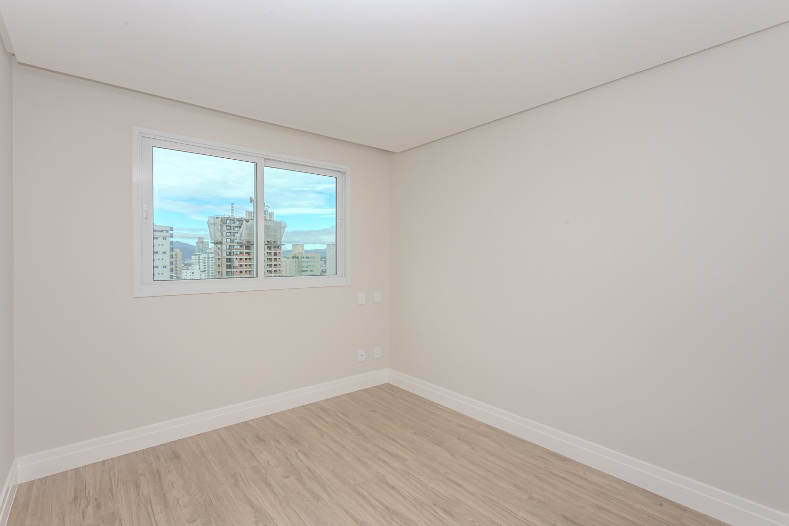 Apartamento no Edifício Eleganza Tower à venda no centro de Balneário Camboriú — foto 8