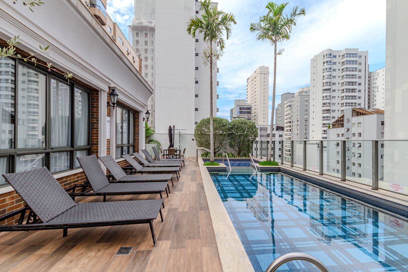 Apartamento no Edifício Windsor Village à venda no centro de Balneário Camboriú — foto 31