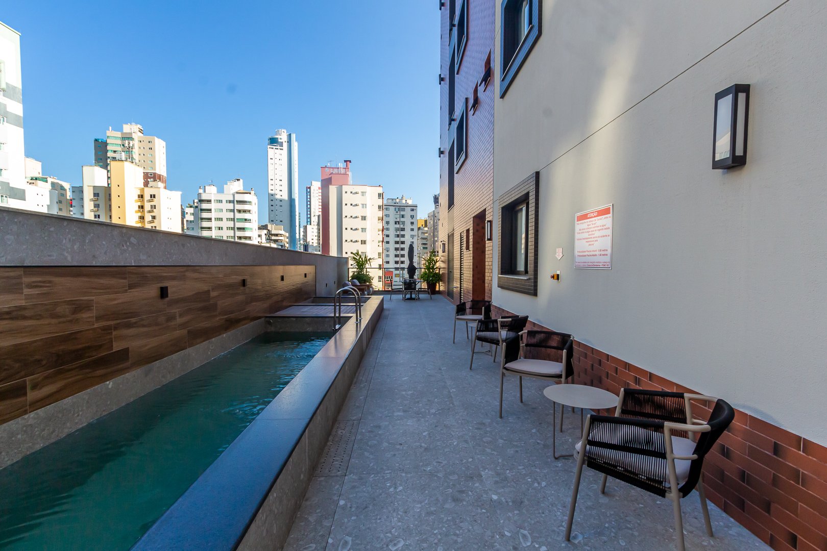 Apartamento no Edifício Kirra Residence à venda no centro de Balneário Camboriú — foto 23