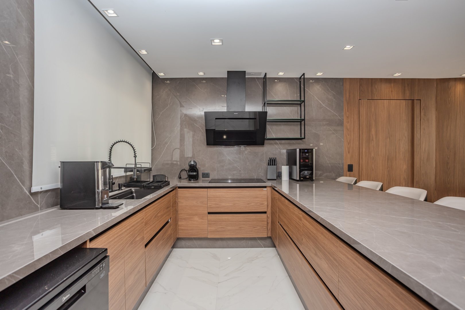 Apartamento no Edifício Grand Place Tower à venda no centro de Balneário Camboriú — foto 10