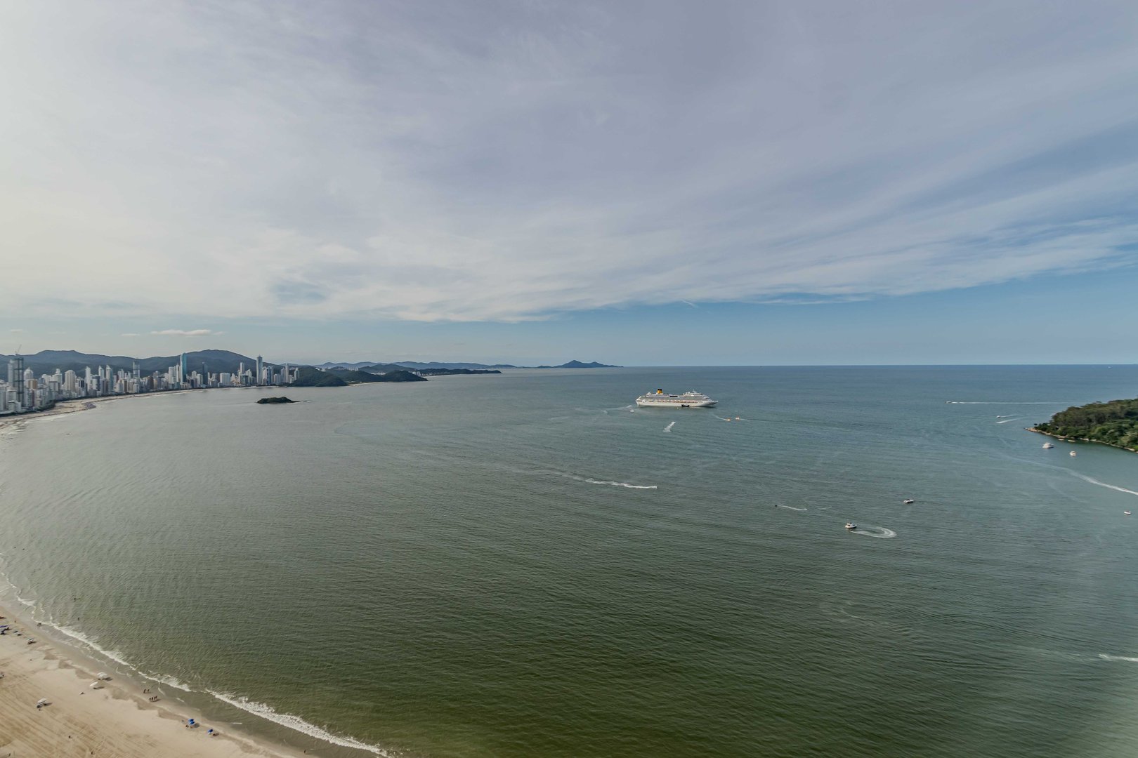 Apartamento frente mar no Edifício One Tower à venda no centro de Balneário Camboriú — foto 18