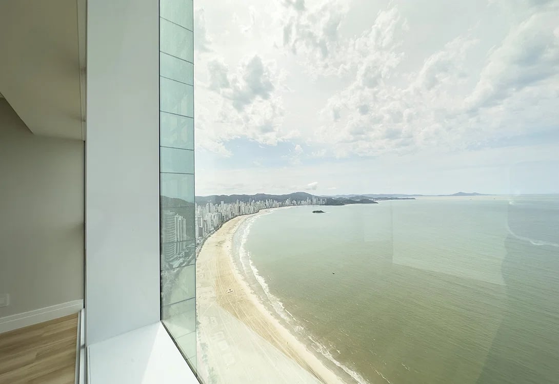 Apartamento Frente Mar no Edifício One Tower à venda no centro de Balneário Camboriú — foto 4