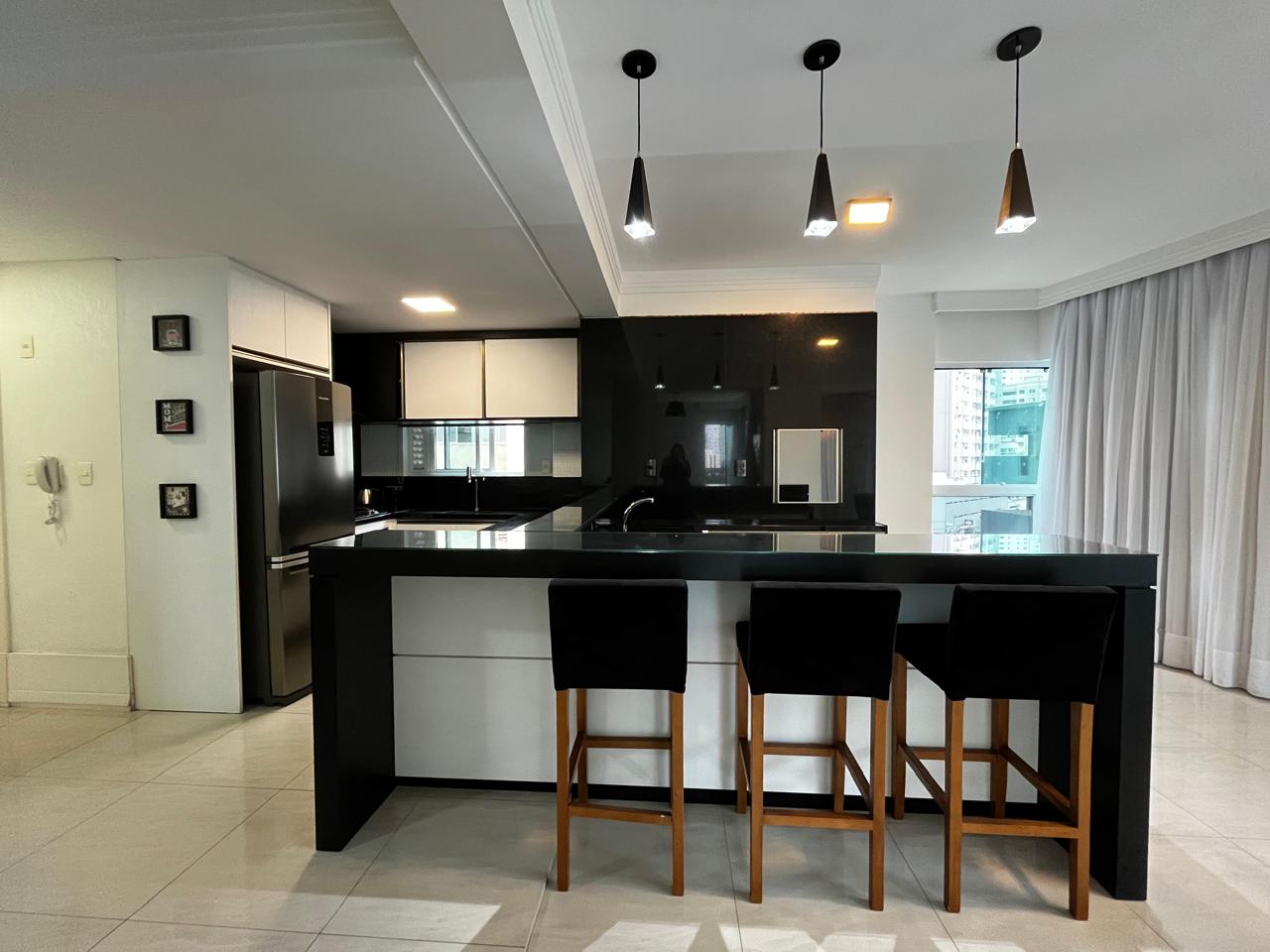 Apartamento Mobiliado no Edifício Esquina de Parma à venda no centro de Balneário Camboriú — foto 7