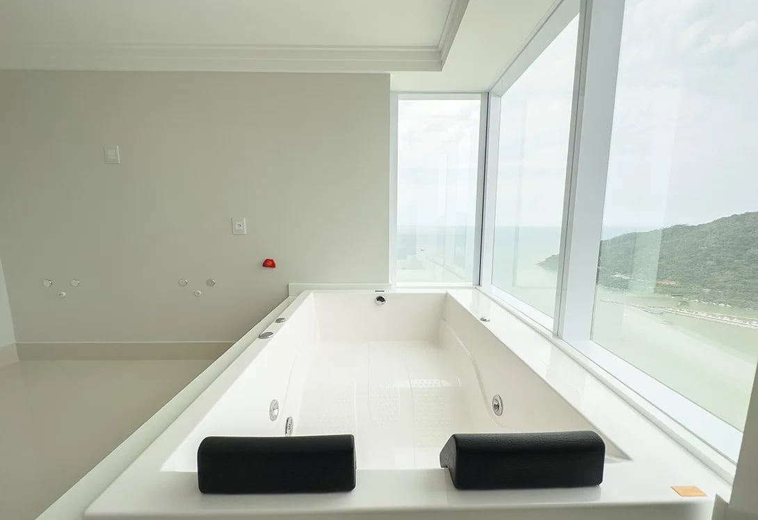 Apartamento Frente Mar no Edifício One Tower à venda no centro de Balneário Camboriú — foto 10