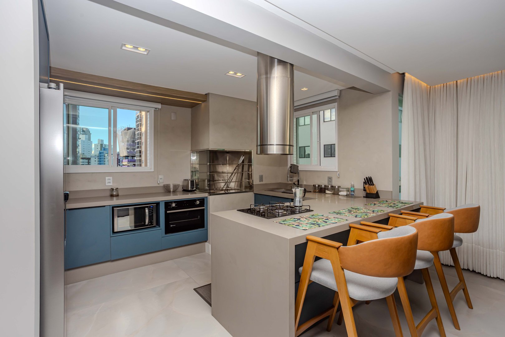 Apartamento Mobiliado no Edifício Maria Valentina à venda no centro de Balneário Camboriú — foto 7