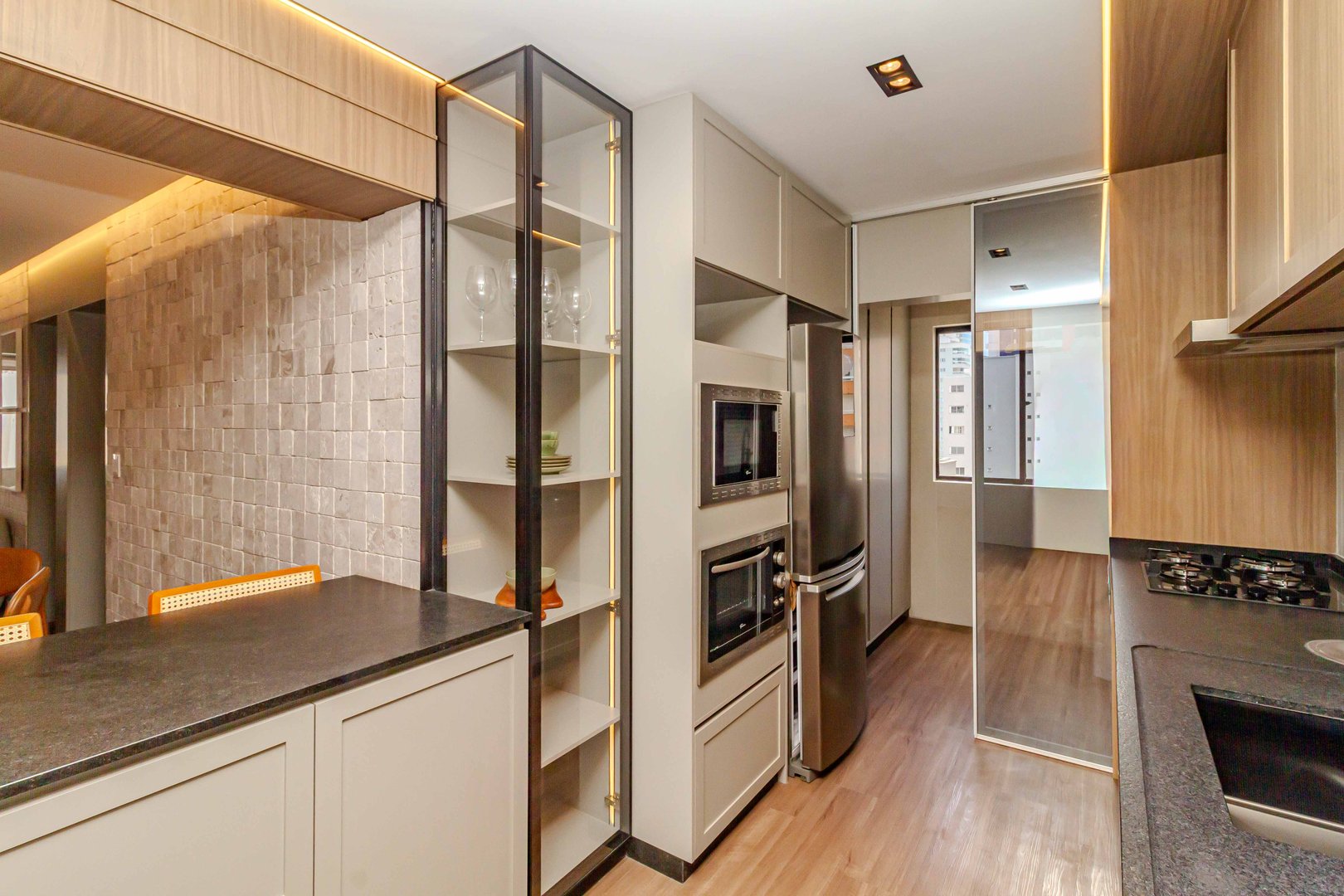 Apartamento no Edifício Caminho do Mar à venda no centro de Balneário Camboriú — foto 14