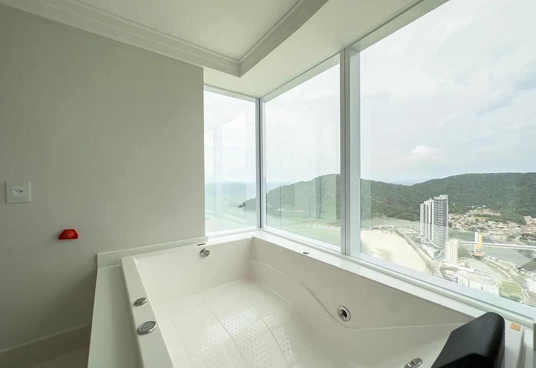 Apartamento Frente Mar no Edifício One Tower à venda no centro de Balneário Camboriú — foto 11