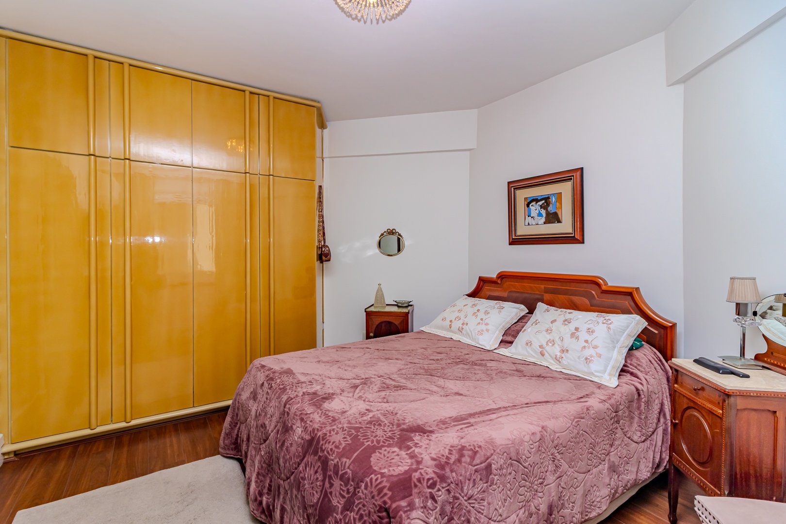 Apartamento quadra mar no Edifício Paris à venda no centro de Balneário Camboriú — foto 14