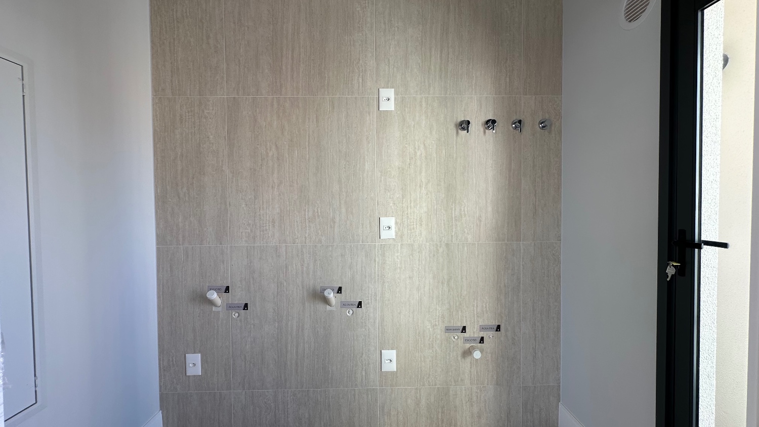 Apartamento no Edifício Hannover Residence à venda na Barra Sul em Balneário Camboriú — foto 7
