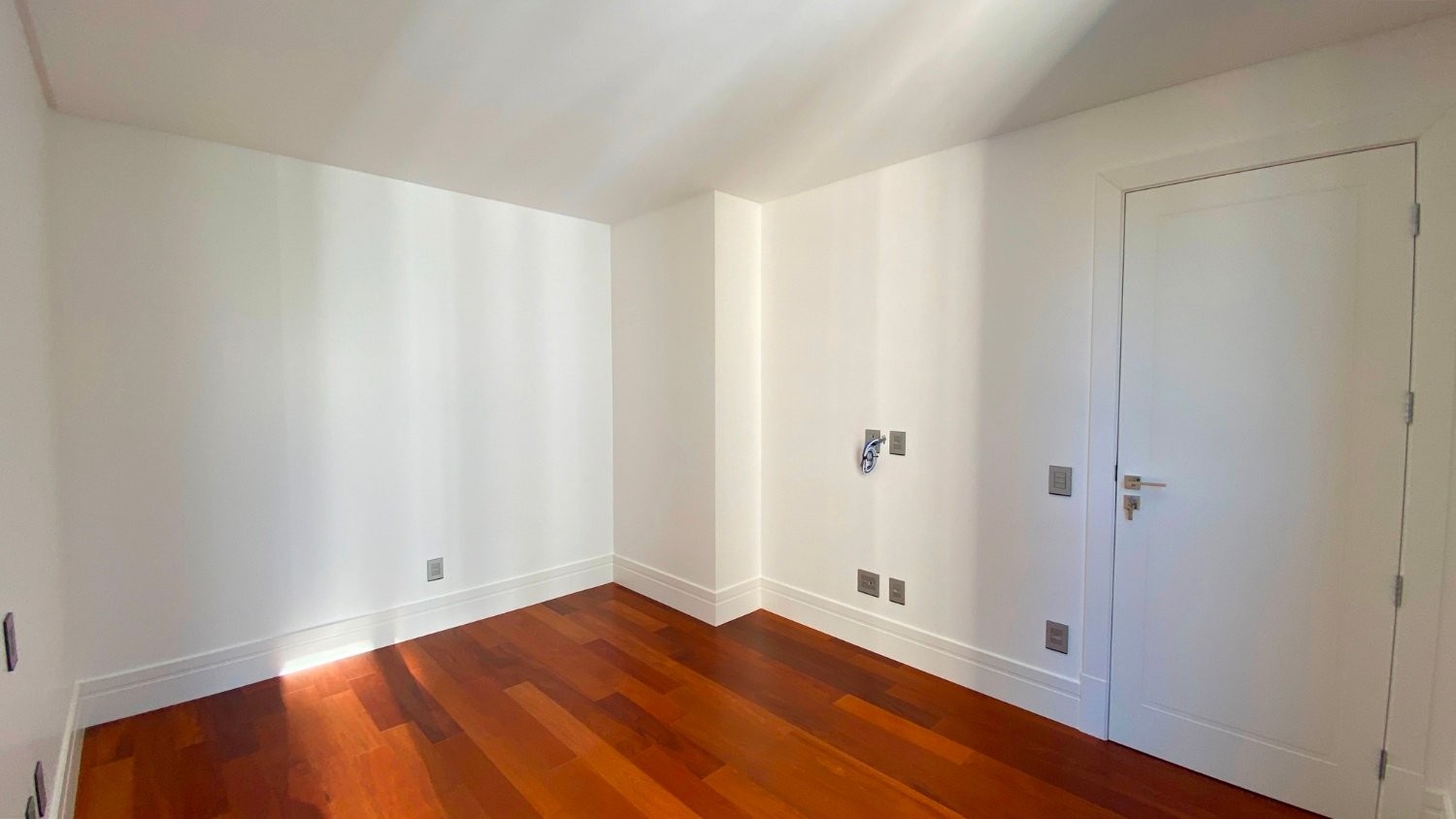 Apartamento no Edifício Pharos à venda no centro de Balneário Camboriú — foto 24