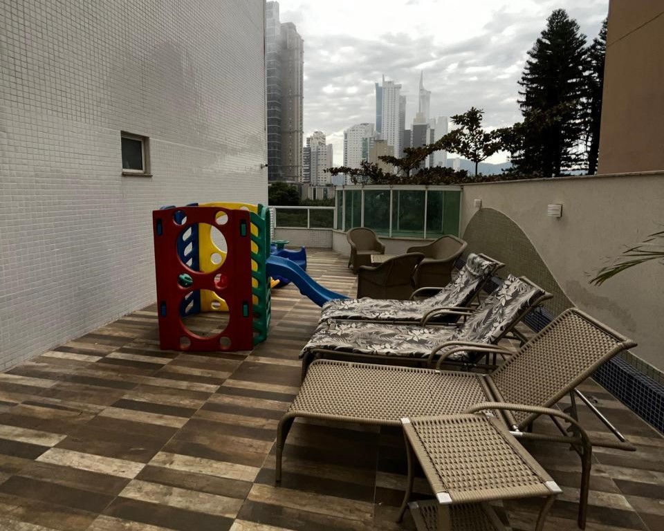 Apartamento Mobiliado no Edifício Esquina de Parma à venda no centro de Balneário Camboriú — foto 22