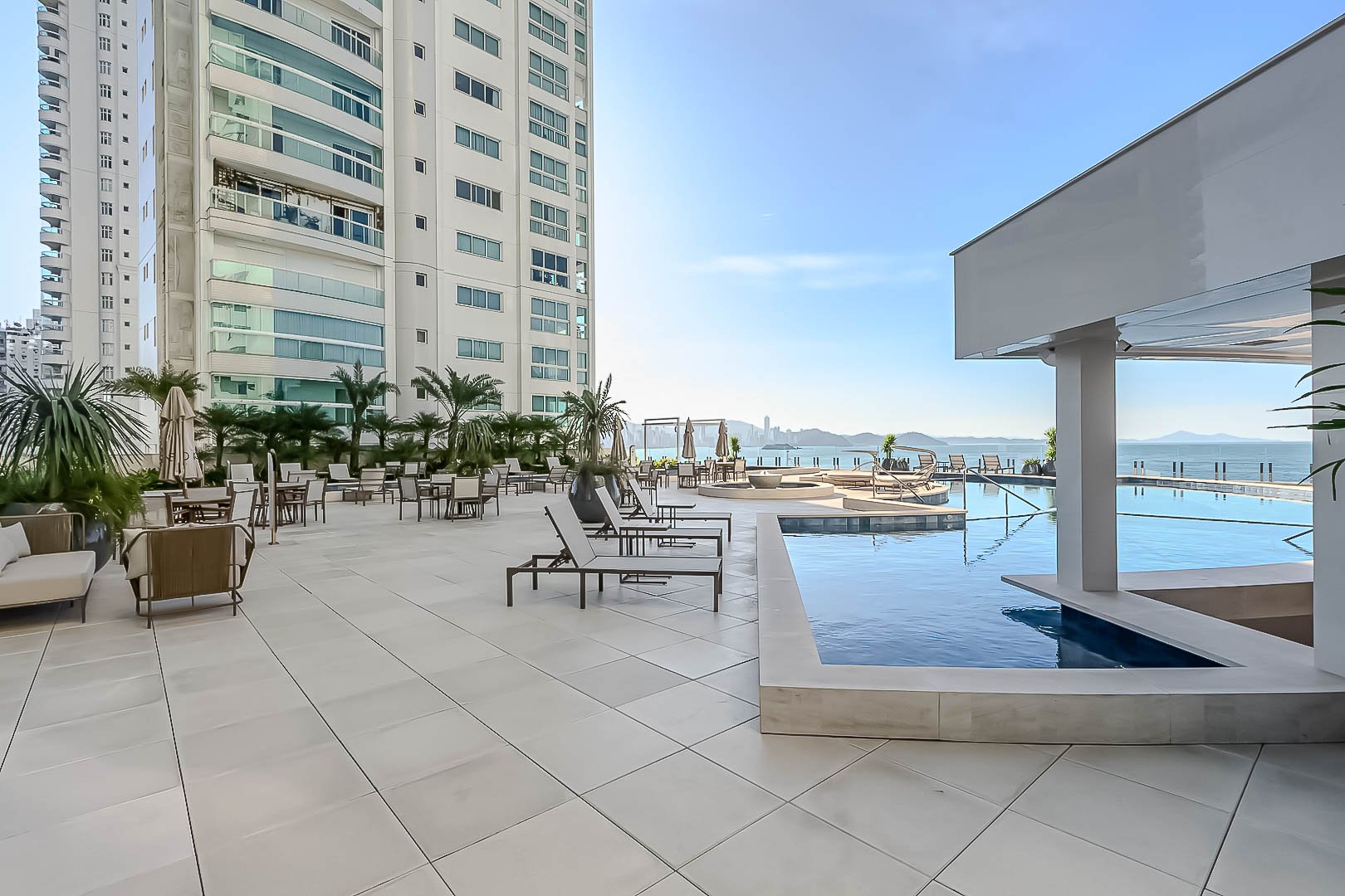 Apartamento Frente Mar no Edifício One Tower à venda no centro de Balneário Camboriú — foto 40