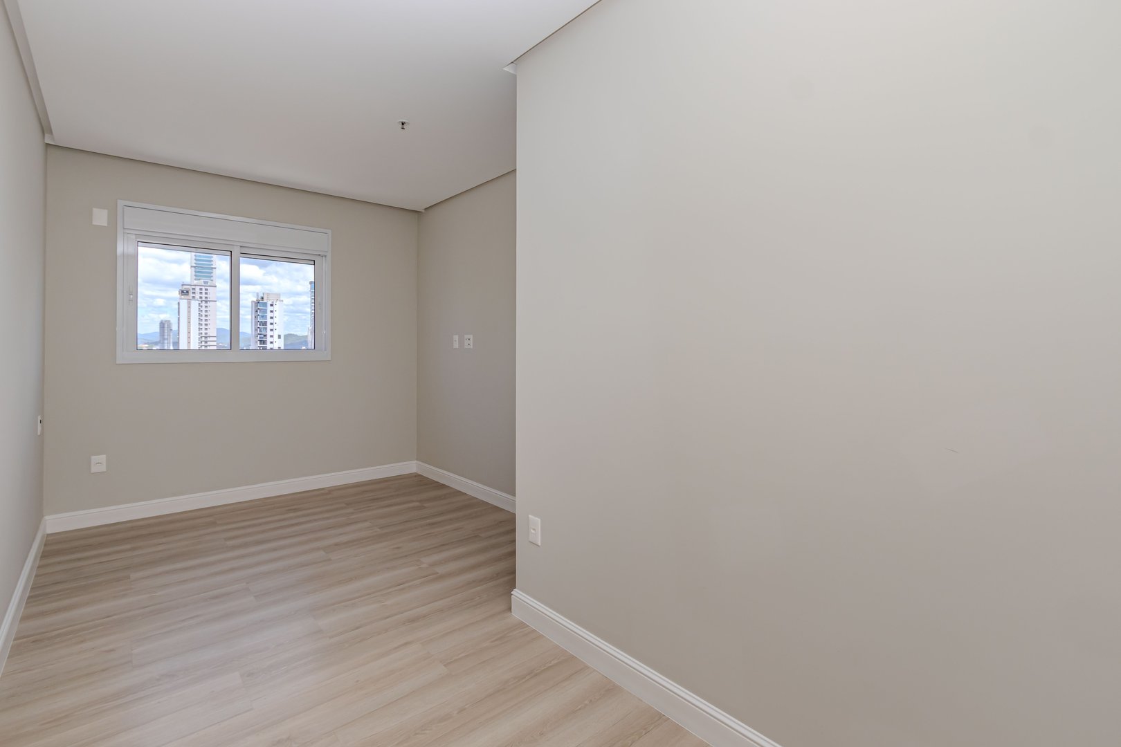 Apartamento Vista Mar no Edifício La Belle Tour Residence à venda no centro de Balneário Camboriú — foto 17