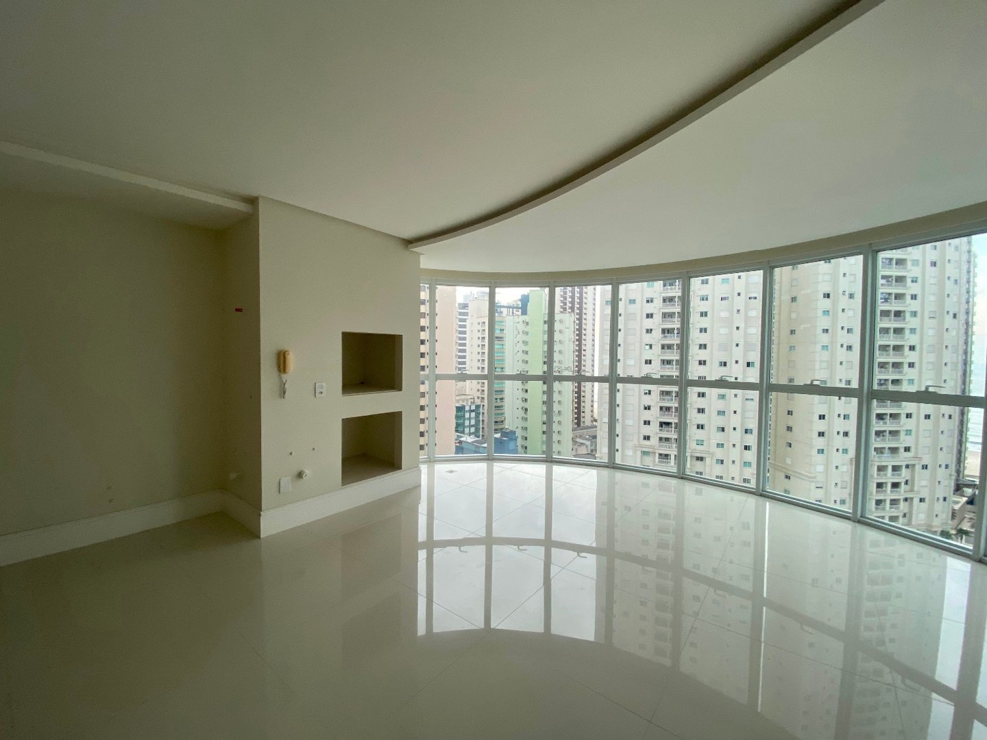 Apartamento no Edifício Le Majestic à venda no centro de Balneário Camboriú — foto 3