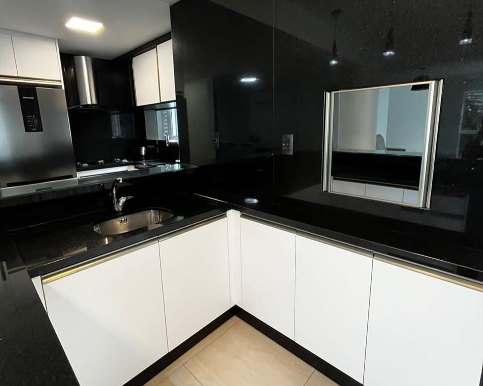 Apartamento Mobiliado no Edifício Esquina de Parma à venda no centro de Balneário Camboriú — foto 9