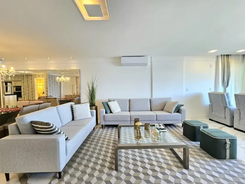 Apartamento Frente Mar no Edifício Saveiro à venda no centro de Balneário Camboriú — foto 3