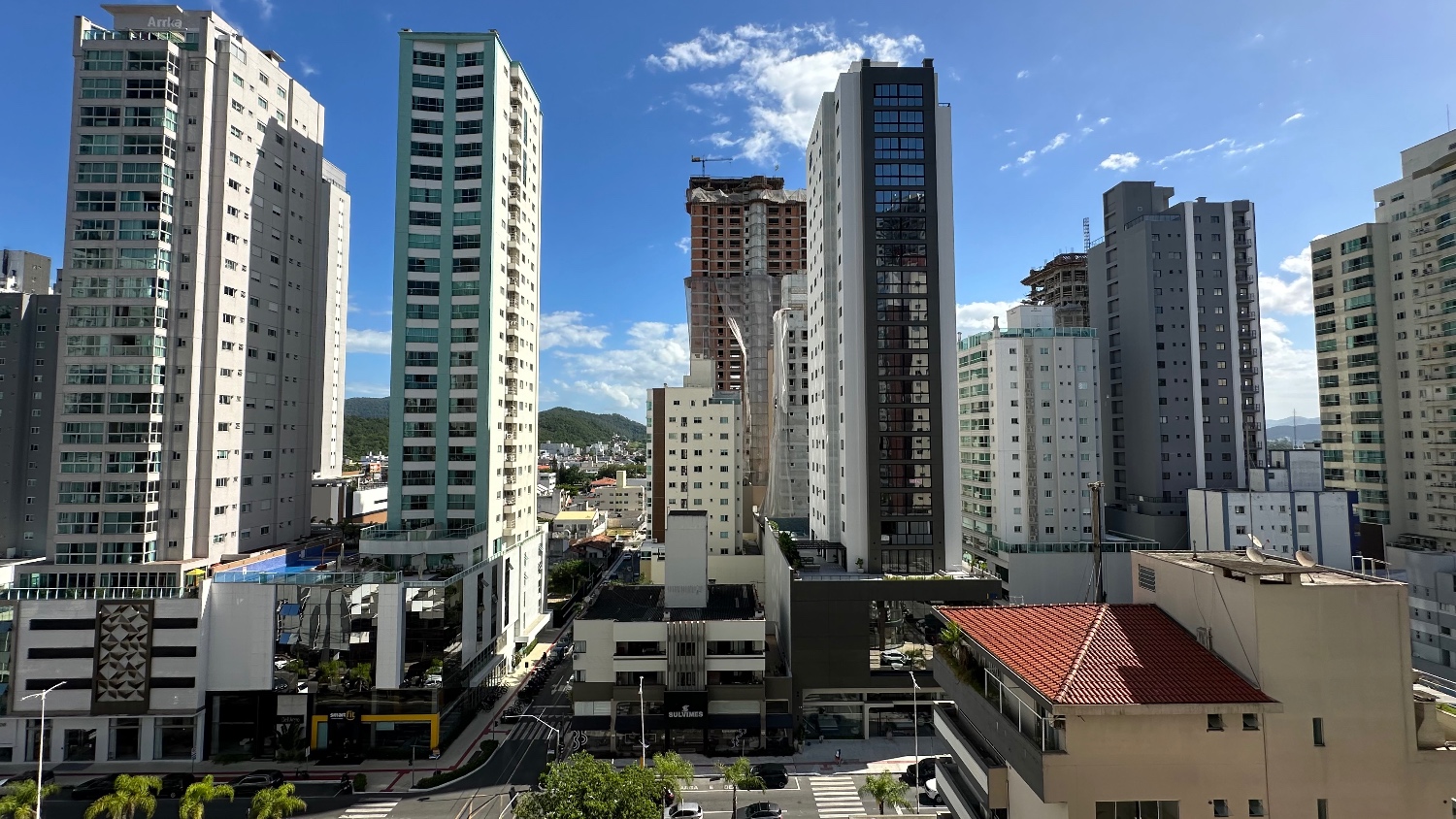 Apartamento no Edifício Hannover Residence à venda na Barra Sul em Balneário Camboriú — foto 14