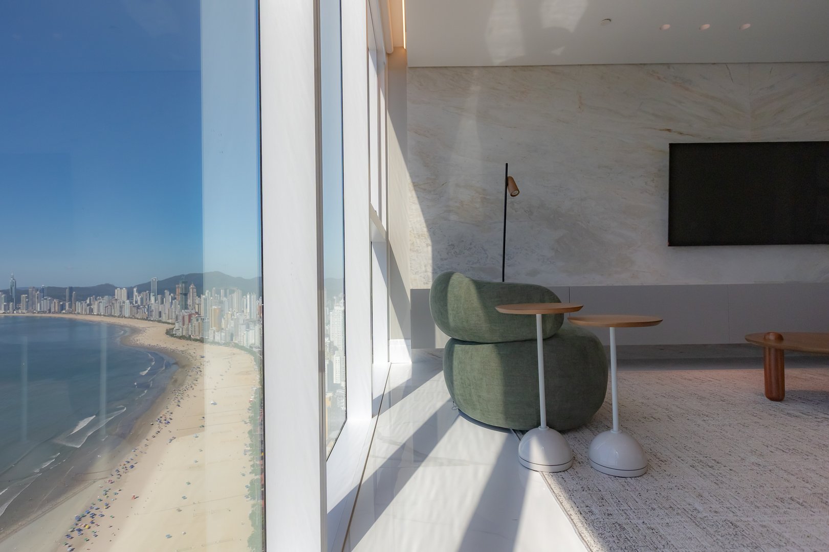 Apartamento Frente Mar no Edifício Boreal Tower à venda no centro de Balneário Camboriú — foto 4