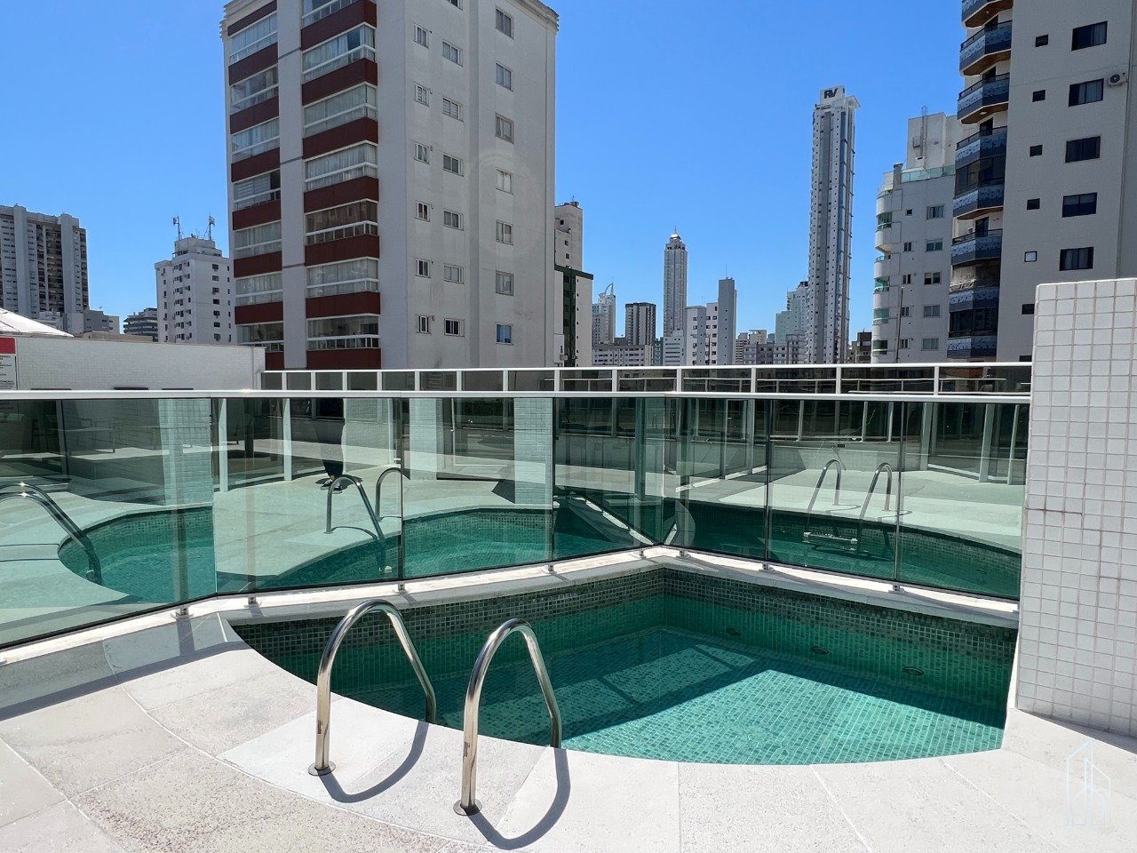 Apartamento no Edifício Camboas Residence à venda no centro de Balneário Camboriú — foto 23
