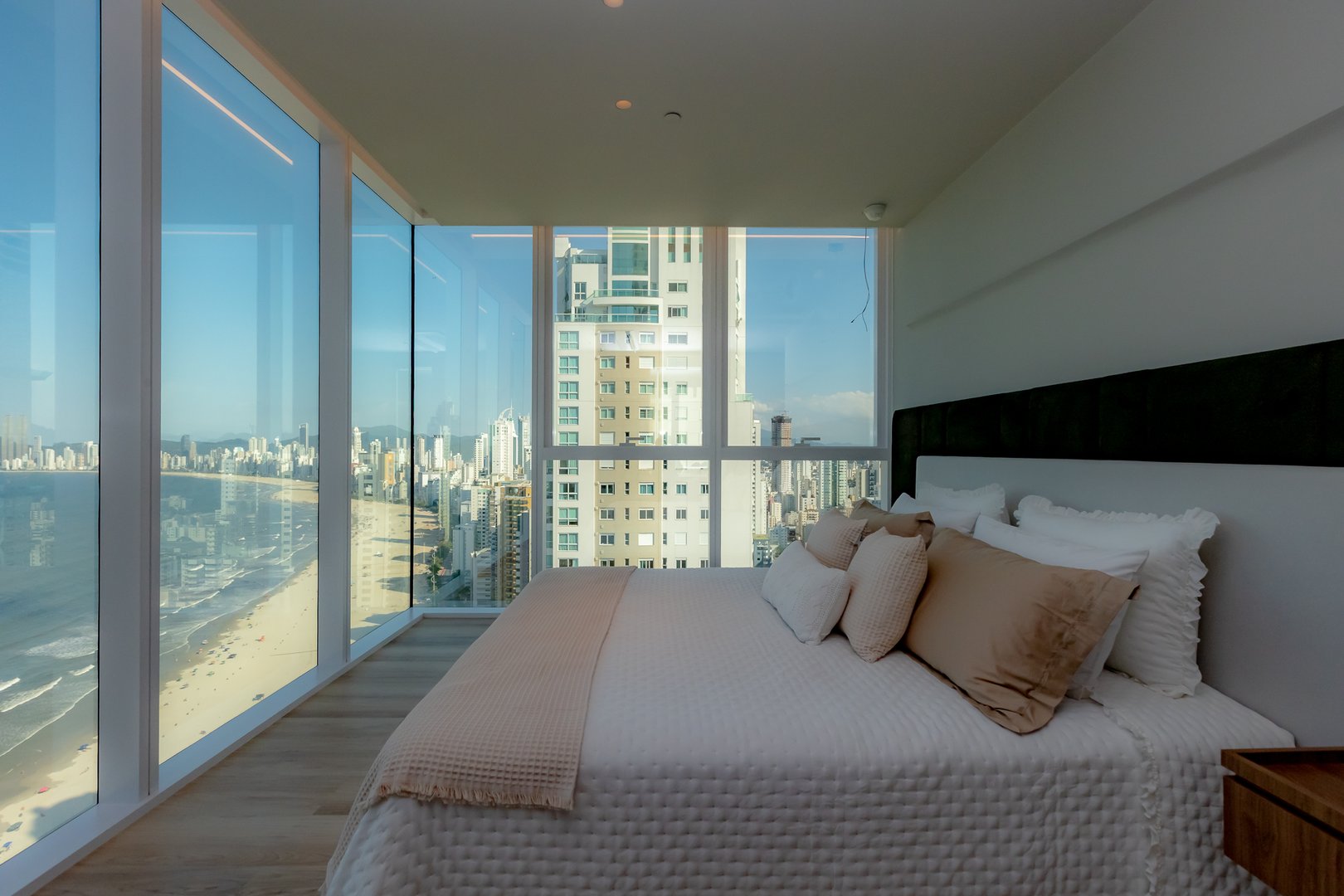 Apartamento Frente Mar no Edifício Boreal Tower à venda no centro de Balneário Camboriú — foto 22