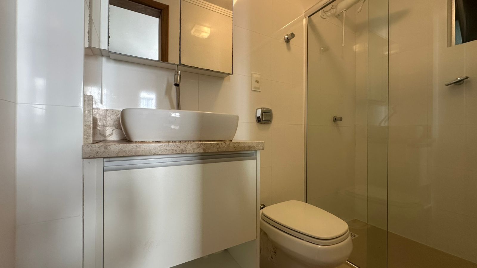 Apartamento Quadra Mar no Edifício Dona Dora à venda no centro de Balneário Camboriú — foto 7