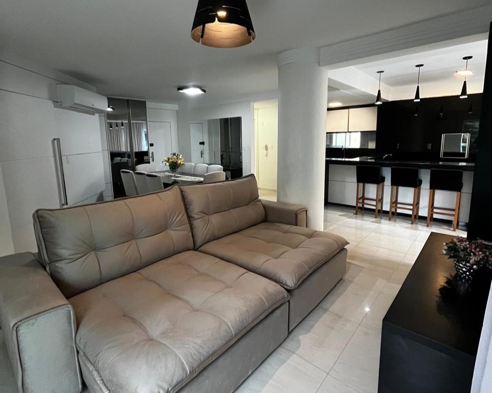 Apartamento Mobiliado no Edifício Esquina de Parma à venda no centro de Balneário Camboriú