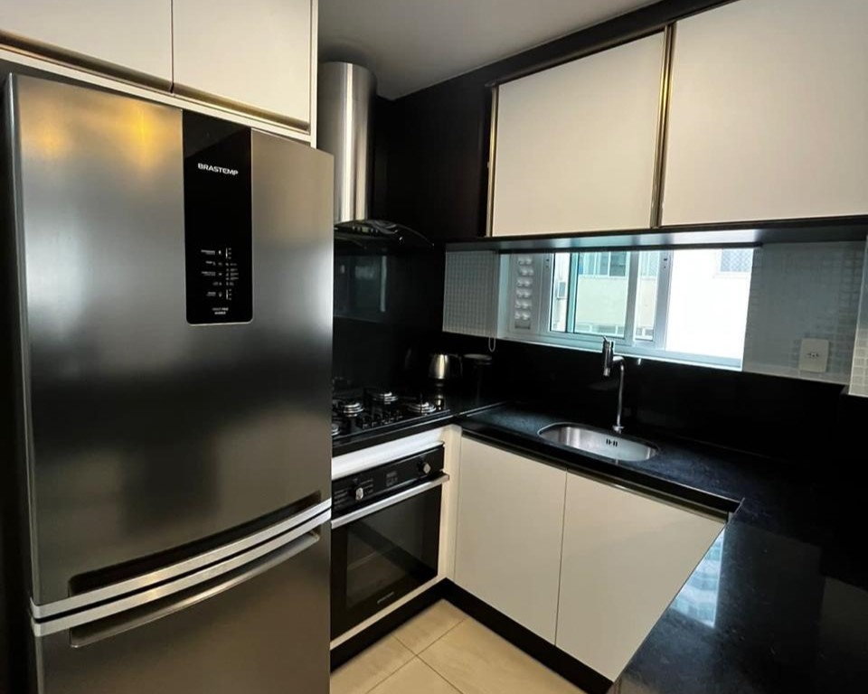 Apartamento Mobiliado no Edifício Esquina de Parma à venda no centro de Balneário Camboriú — foto 8
