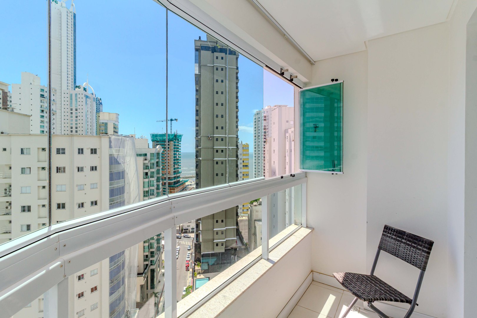 Apartamento Quadra Mar no Edifício Golden Alliance Residence à venda no Pioneiros em Balneário Camboriú — foto 14