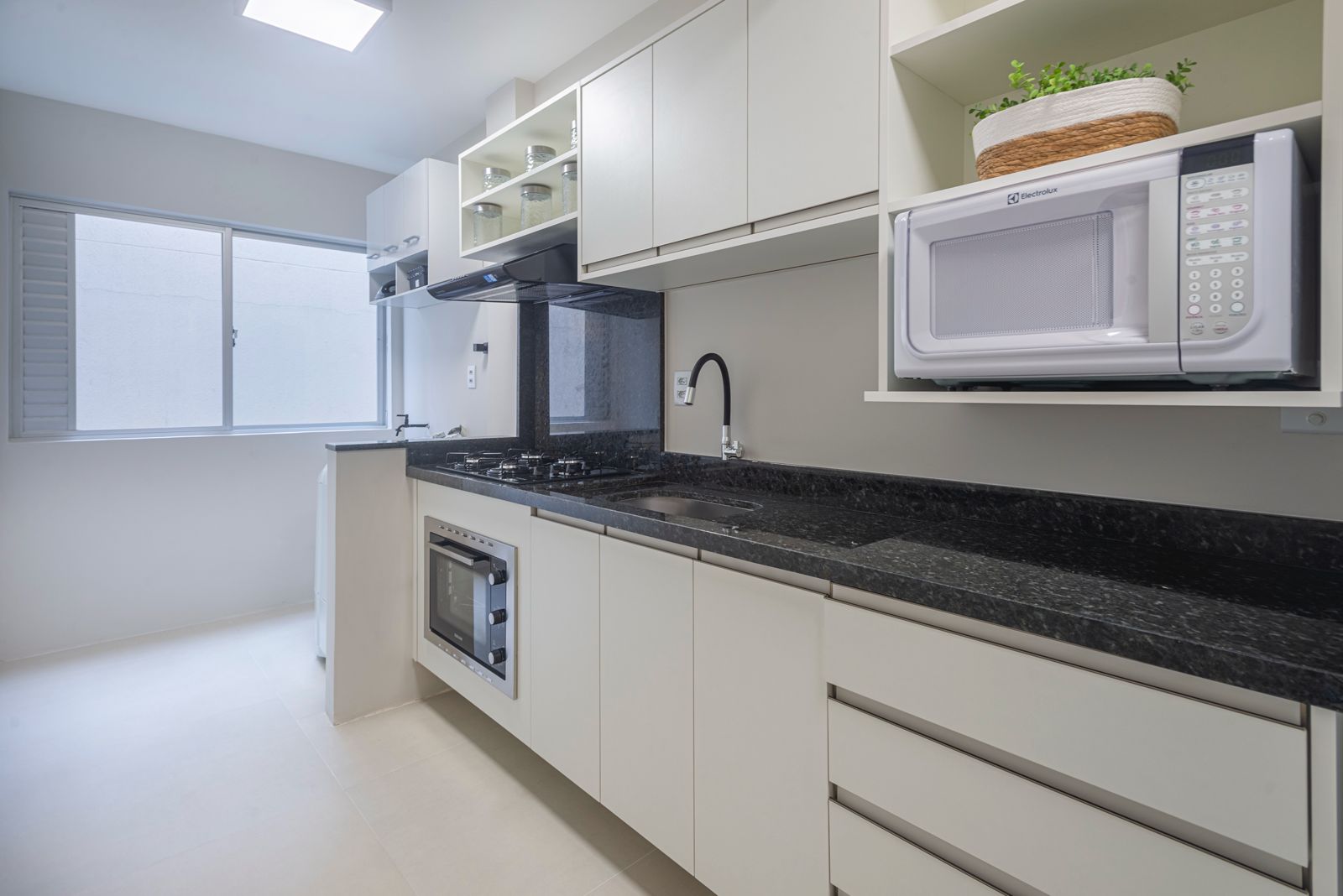 Apartamento Mobiliado no Edifício Residencial Amazonas à venda no centro de Balneário Camboriú — foto 8