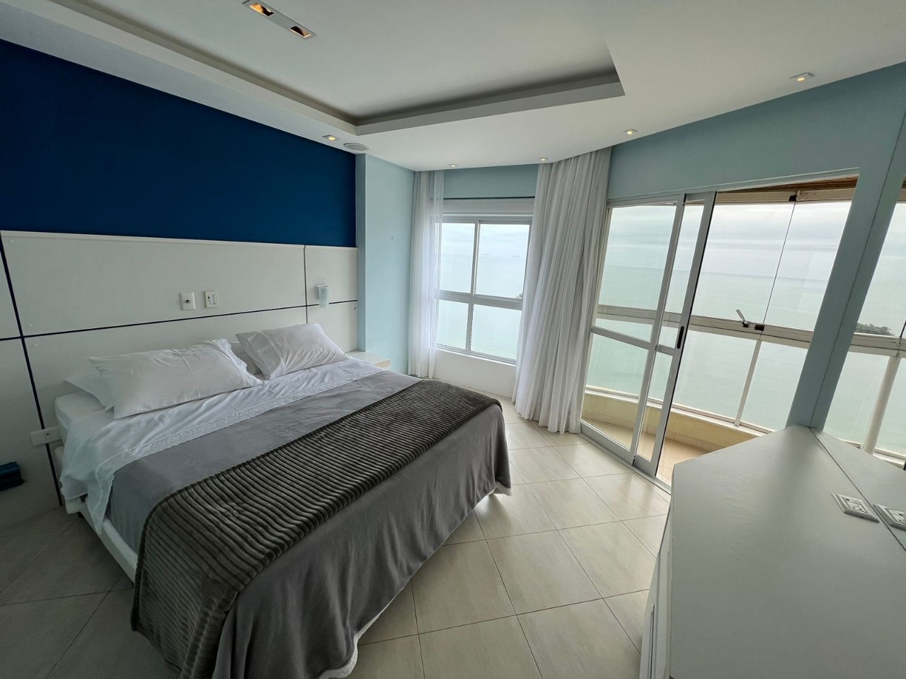Apartamento Frente Mar no Edifício Marquês de Olinda à venda em Balneário Camboriú — foto 11