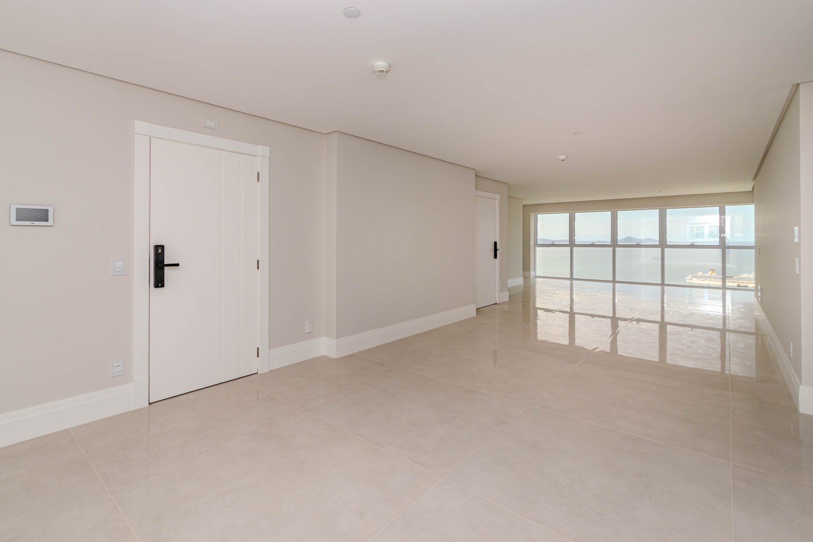 Apartamento Frente Mar no Edifício One Tower à venda no centro de Balneário Camboriú — foto 11