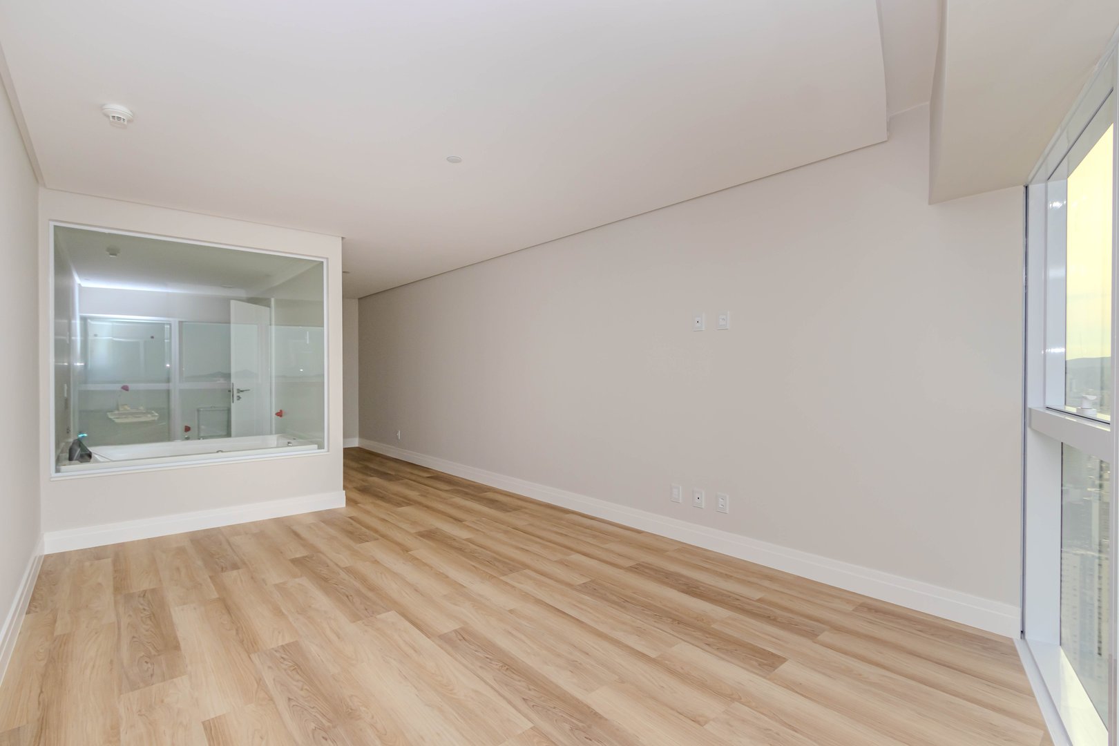 Apartamento frente mar no Edifício One Tower à venda no centro de Balneário Camboriú — foto 16