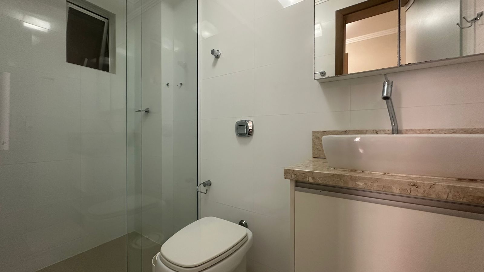 Apartamento Quadra Mar no Edifício Dona Dora à venda no centro de Balneário Camboriú — foto 10