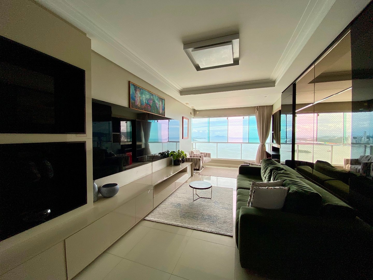 Apartamento no Edifício Villa Serena à venda no centro de Balneário Camboriú