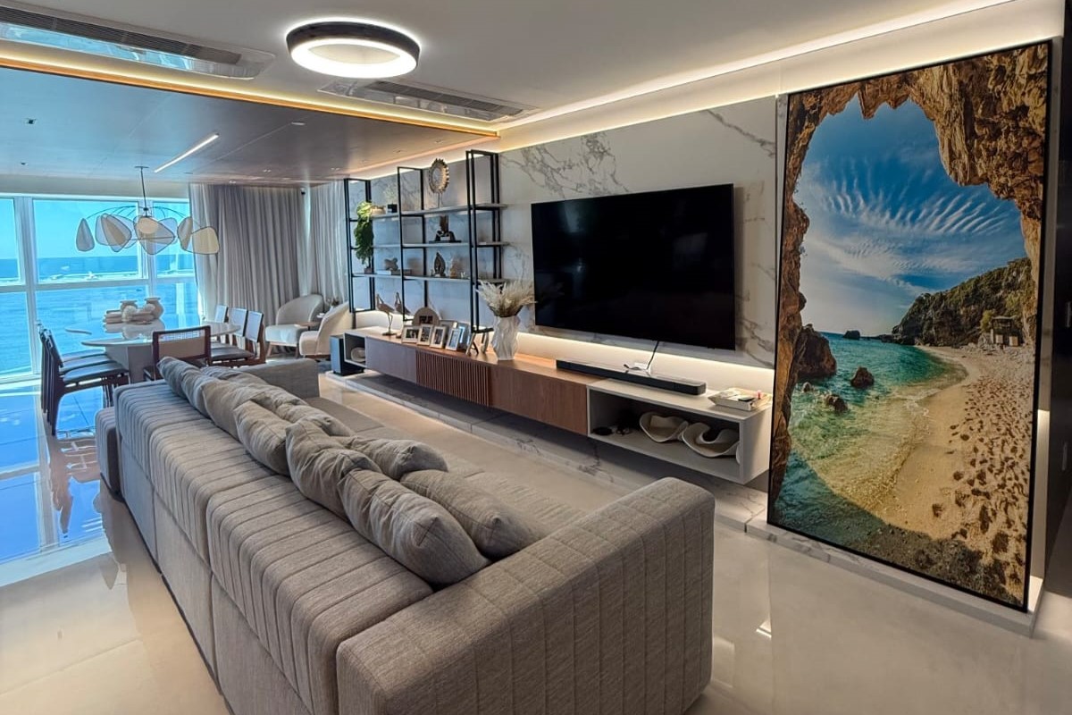 Apartamento Frente Mar no Edifício One Tower à venda na Barra Sul em Balneário Camboriú