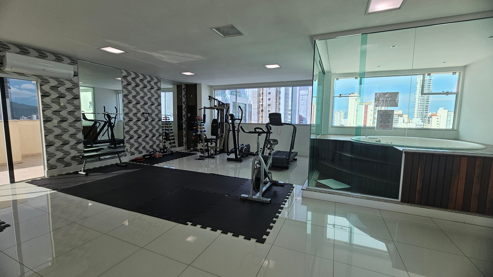 Apartamento no Edifício Chateau de Versailles à venda no centro de Balneário Camboriú — foto 29