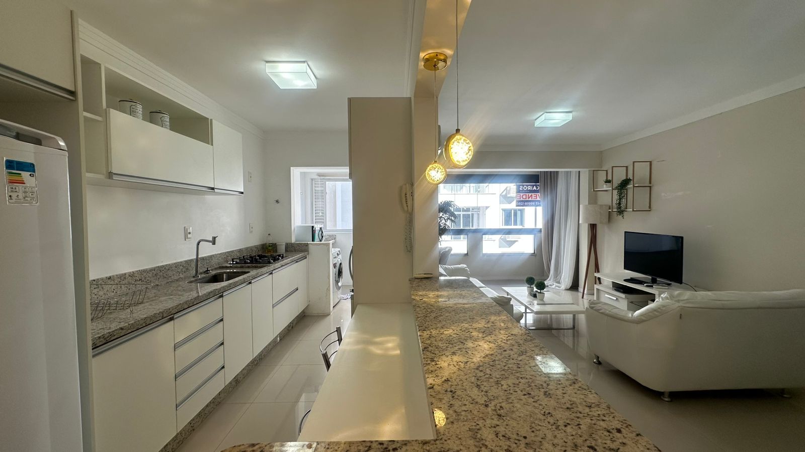 Apartamento Quadra Mar no Edifício Dona Dora à venda no centro de Balneário Camboriú — foto 4