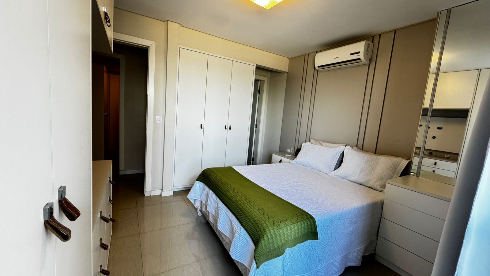 Apartamento Frente Mar no Edifício Saint Tropez à venda na Barra Sul em Balneário Camboriú — foto 7